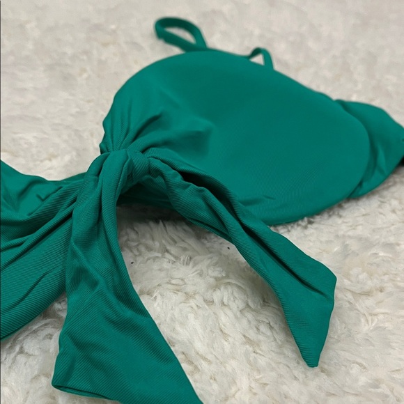 Green Bikini Top with Bow Detail - Picture 5 of 5